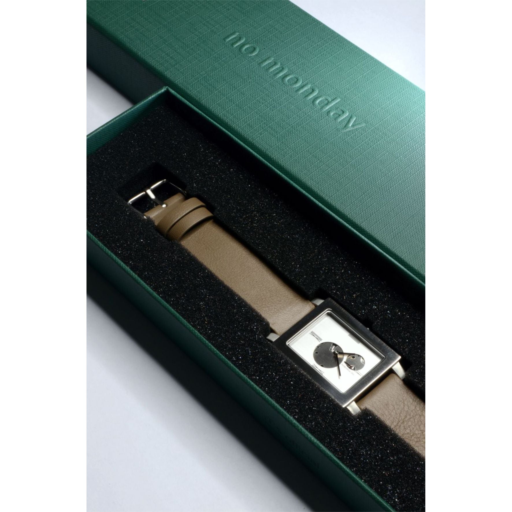 Quartz Watch | Collection Open Heart | silver dial | deep brown strap