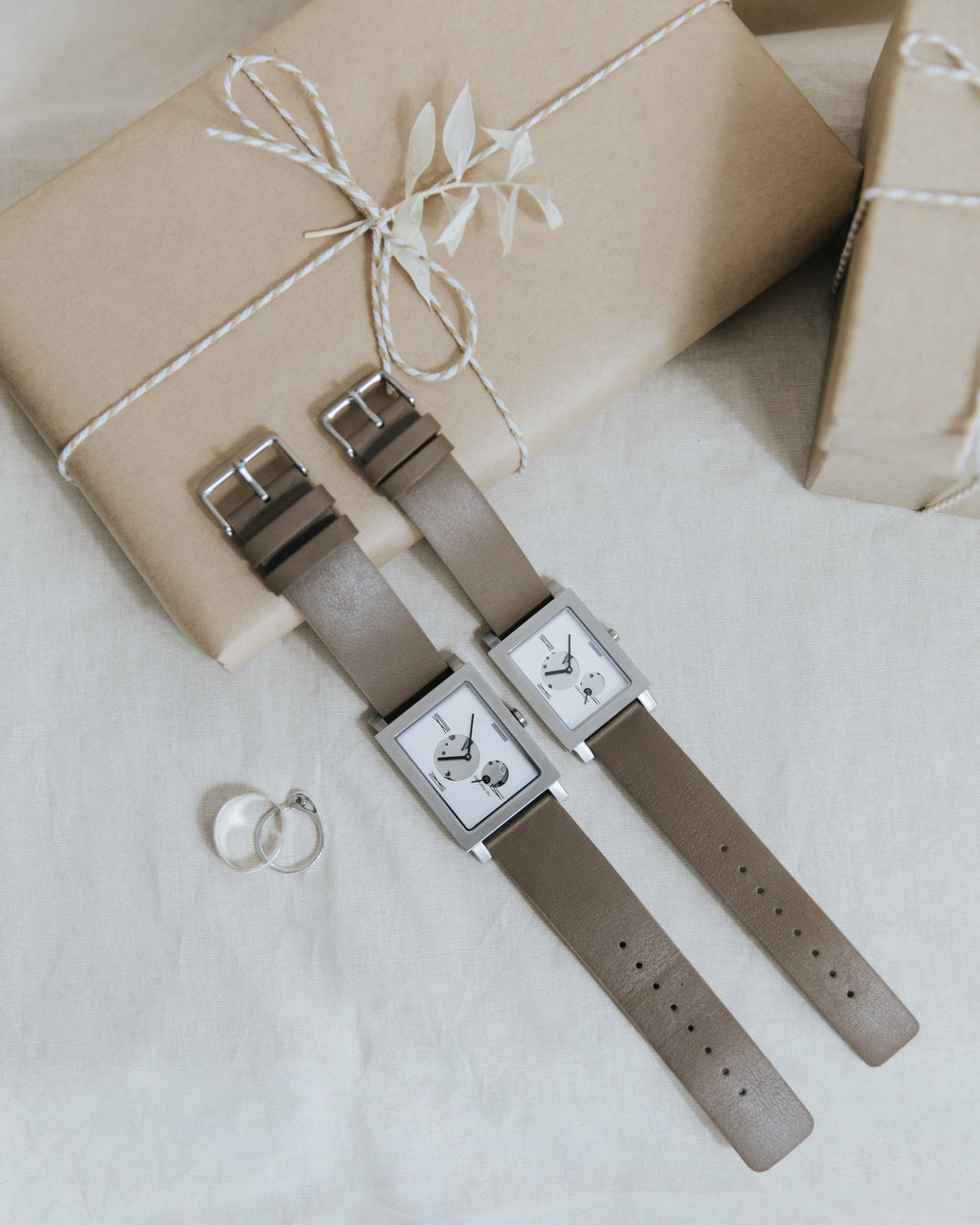 Quartz Watch | Collection Open Heart | silver dial | deep brown strap